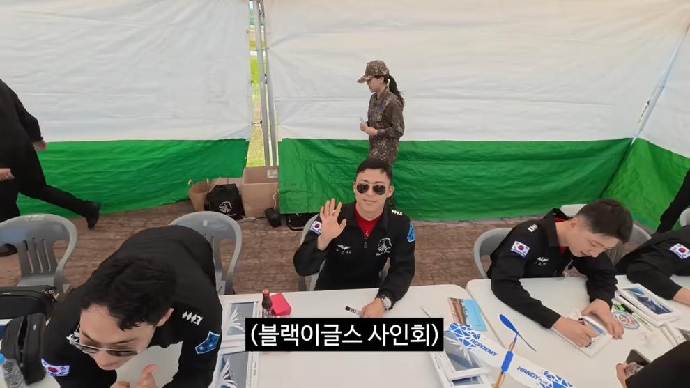 충주시 - 군인과 함께 [YqVzQCRmhsU - 990x557 - 1m18s].jpeg.png