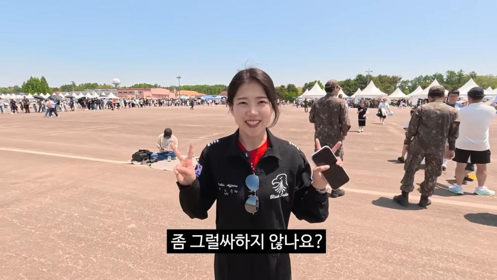 충주시 - 군인과 함께 [YqVzQCRmhsU - 990x557 - 1m14s] (1).jpeg.png
