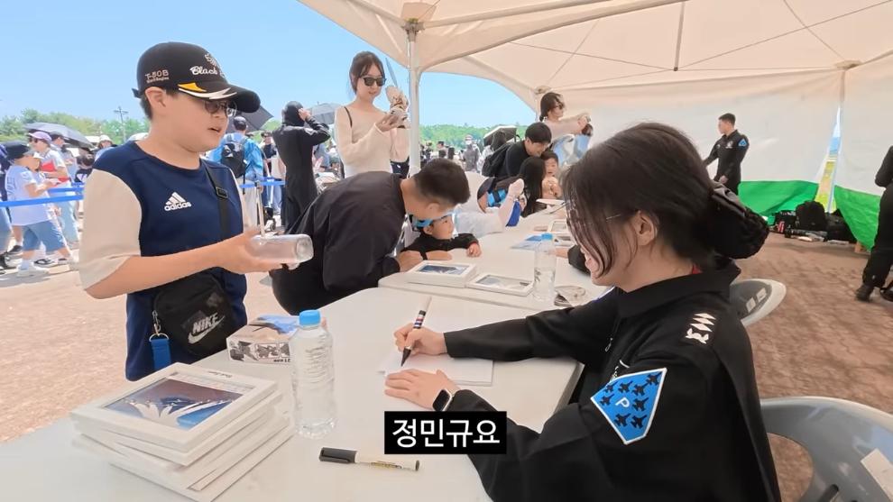 충주시 - 군인과 함께 [YqVzQCRmhsU - 990x557 - 1m34s].jpeg.png