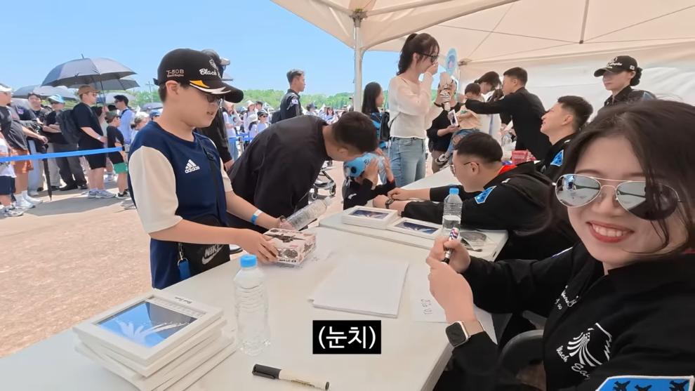 충주시 - 군인과 함께 [YqVzQCRmhsU - 990x557 - 1m43s].jpeg.png