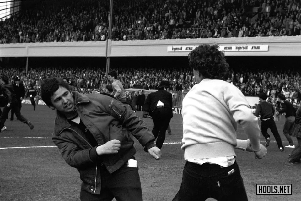english-football-hooligans-of-the-1980s-in-pictures-1.webp